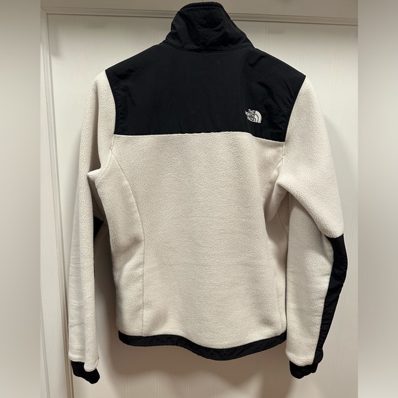 North Face Denali Jacket - Picture 8 of 8